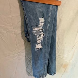 Light wash Ripped skinny jeans